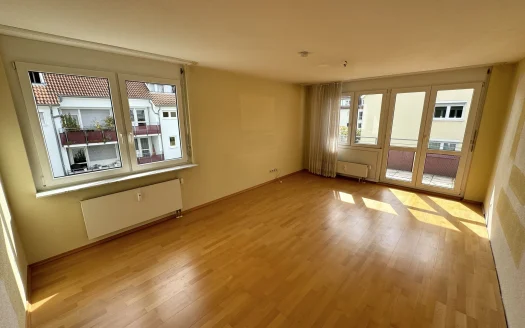 3,5-Zimmer-Wohnung – Süd-Balkon, TG-Platz, ruhige Lage von Stuttgart-Möhringen