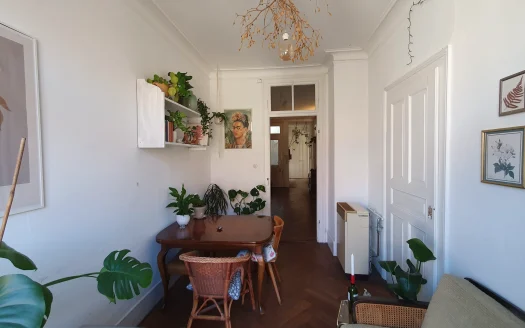 Altbaujuwel im Lehenviertel – 4-Zimmer-Wohnung mit Balkon und Veranda