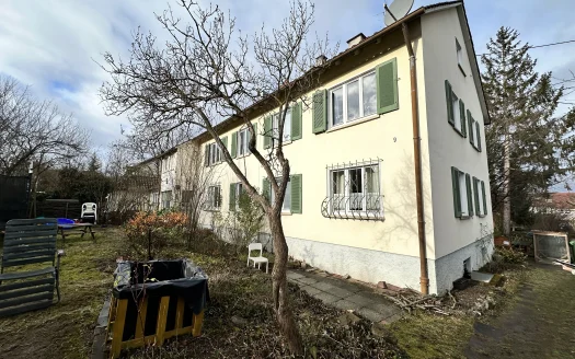 Kapitalanlage: freistehendes MFH mit 4 Wohnungen Korntal-Münchingen
