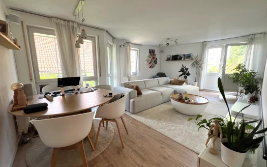 Terrassen-Wohnung mit Balkon in ruhiger Lage