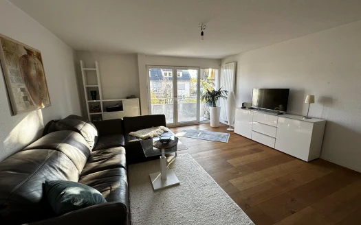 Hochwertig sanierte 2- bis 3-Zi-ETW mit Südbalkon + Garage in S-Vaihingen!