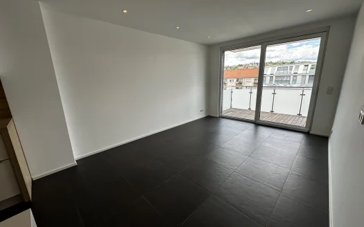 Freie 2,5-Zimmer ETW, mit Aufzug und 3-fach Verglasung, Balkon und Stellplatz in Stuttgart-West