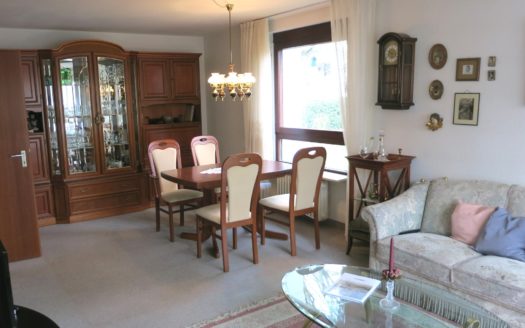 2-Zimmer-Wohnung mit Balkon, Stellplatz und Blick in Ostfildern