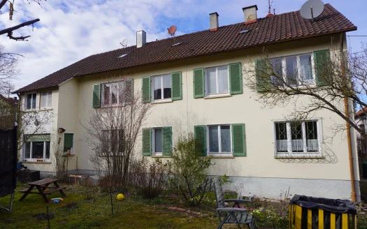 Kapitalanlage: freistehendes MFH mit 4 Wohnungen Korntal-Münchingen