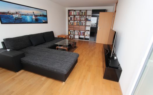 Modernisierte 3,5-Zimmer-Wohnung mit EBK, Balkon und Aufzug in Stuttgart-Möhringen (Fasanenhof) zu verkaufen