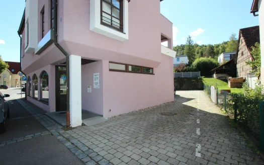 Wohn- und Geschäftshaus mit Gewerbe in Aidlingen zu verkaufen