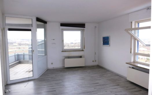 3-Zimmer-Wohnung im Haus Salute in Stuttgart (Fasananhof) mit Balkon und Weitsicht