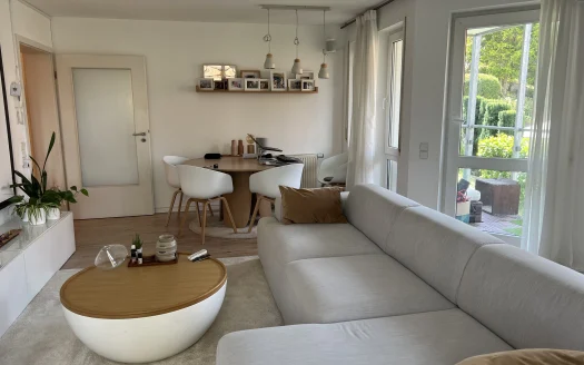 Terrassen-Wohnung mit Balkon in ruhiger Lage