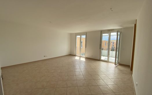 Helle 2-Zimmer-Wohnung mit TG-Platz und Balkon im Scharnhauser Park