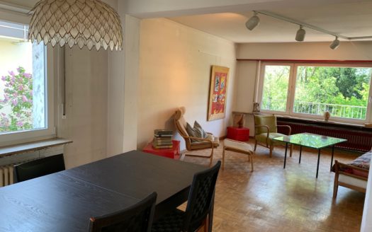 Doppelhaushälfte mit Einliegerwohnung und Garage auf großzügigem Grundstück in Stuttgart-Plieningen