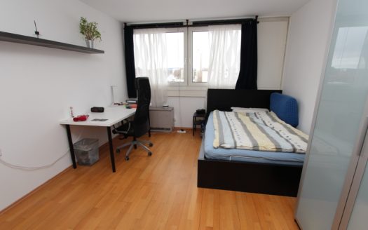 Modernisierte 3,5-Zimmer-Wohnung mit EBK, Balkon und Aufzug in Stuttgart-Möhringen (Fasanenhof) zu verkaufen