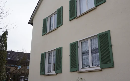 Kapitalanlage: freistehendes MFH mit 4 Wohnungen Korntal-Münchingen
