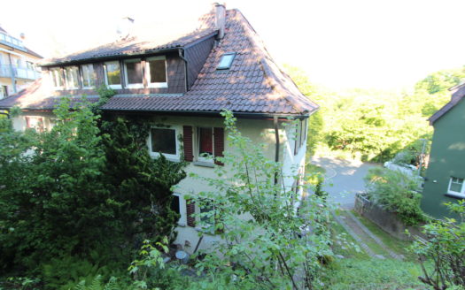 DHH mit Garten und 3 Wohnungen in Kaltental als EFH oder MFH