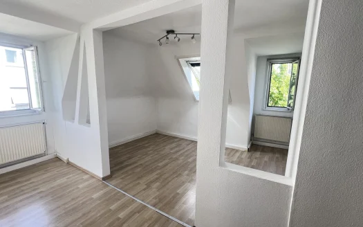 4-Zimmer-DG-Wohnung mit Potenzial in Stuttgart-West