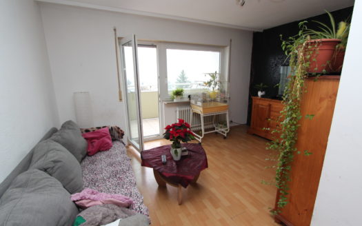 4-Zimmer-Wohnung mit 2 Balkonen, Tiefgarage und Weitblick in Murr