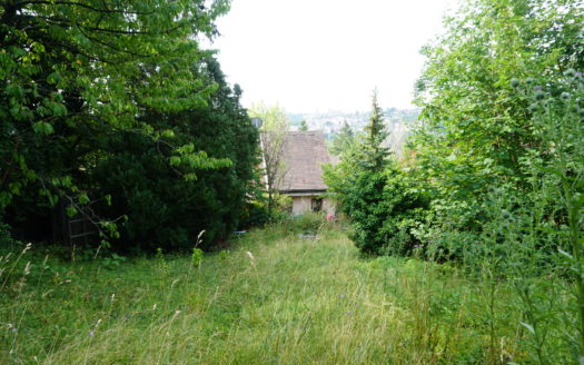 Baugrundstück mit Bestandsgebäude in Stuttgart am Frauenkopf
