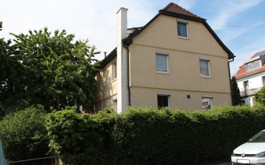 Gemütliche  Doppelhaushälfte  mit  Potenzial  in  begehrter  Lage  von  Stuttgart-Möhringen