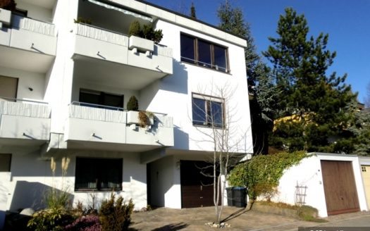 Haus mit Einliegerwohnung in Leonberg
